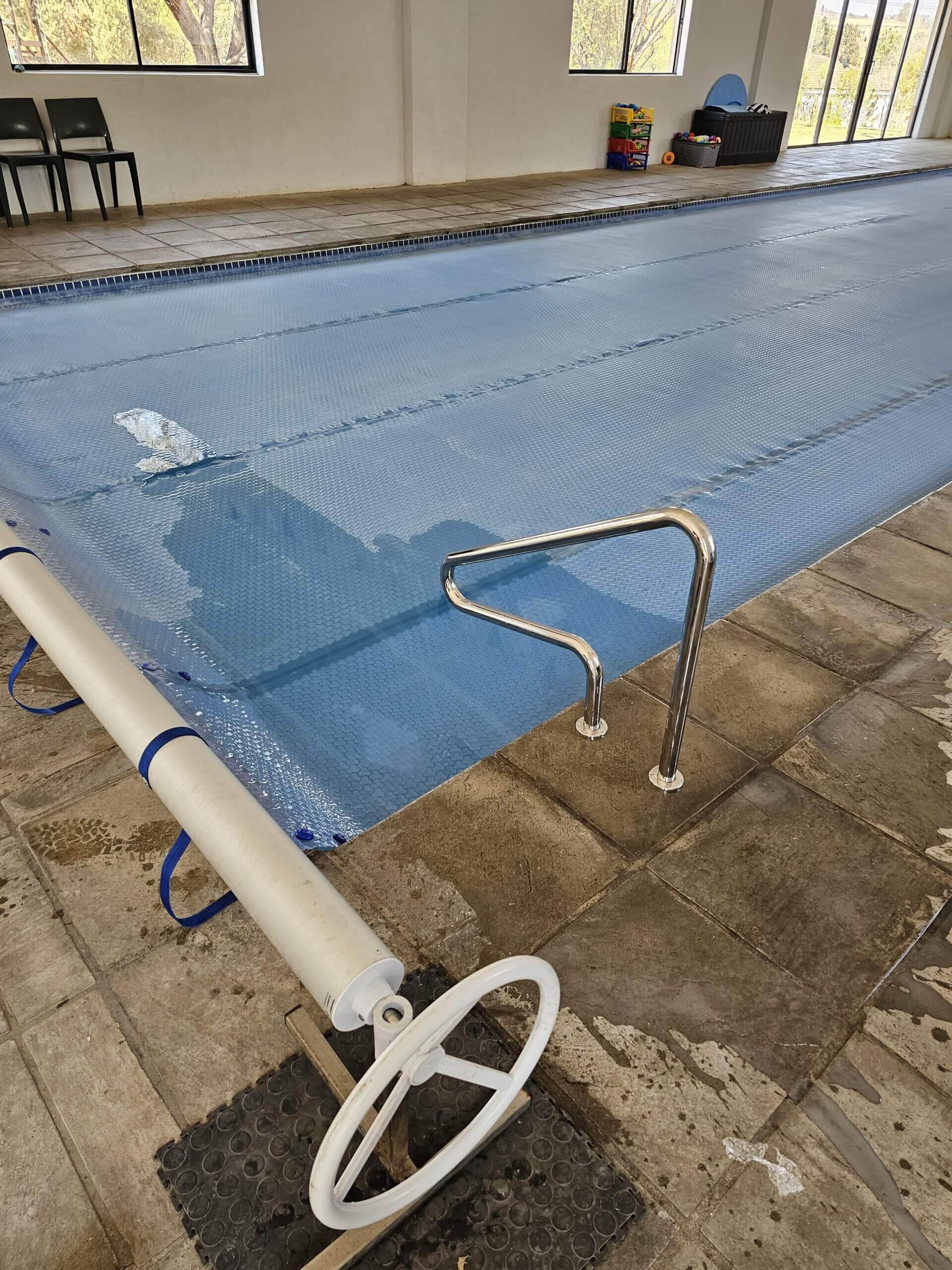 pool handrail4